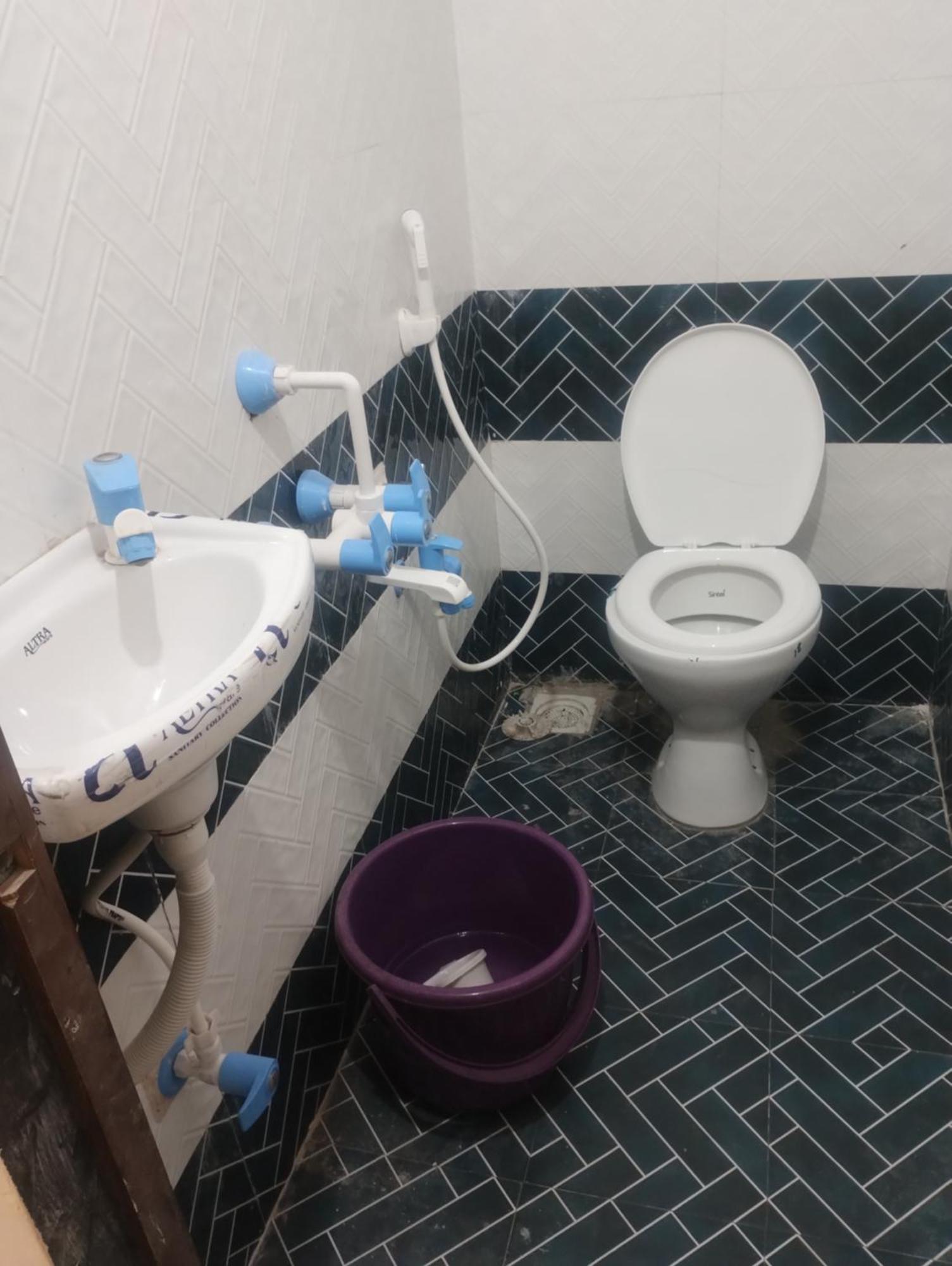 Hotel Metro Althan スーラト エクステリア 写真
